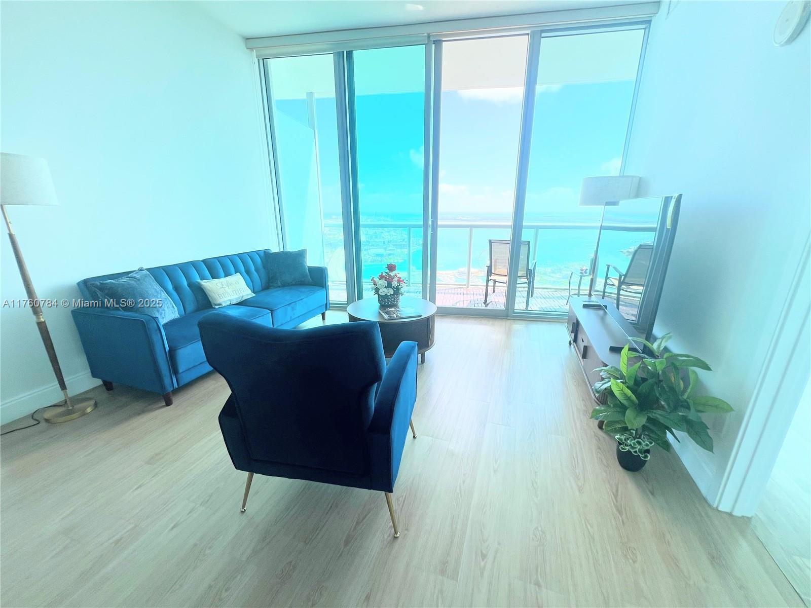 888 Biscayne Blvd #4807, Miami FL 33132