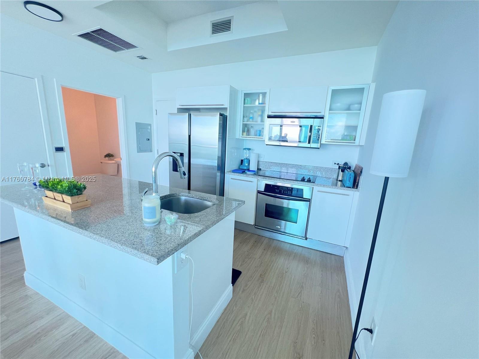 888 Biscayne Blvd #4807, Miami FL 33132
