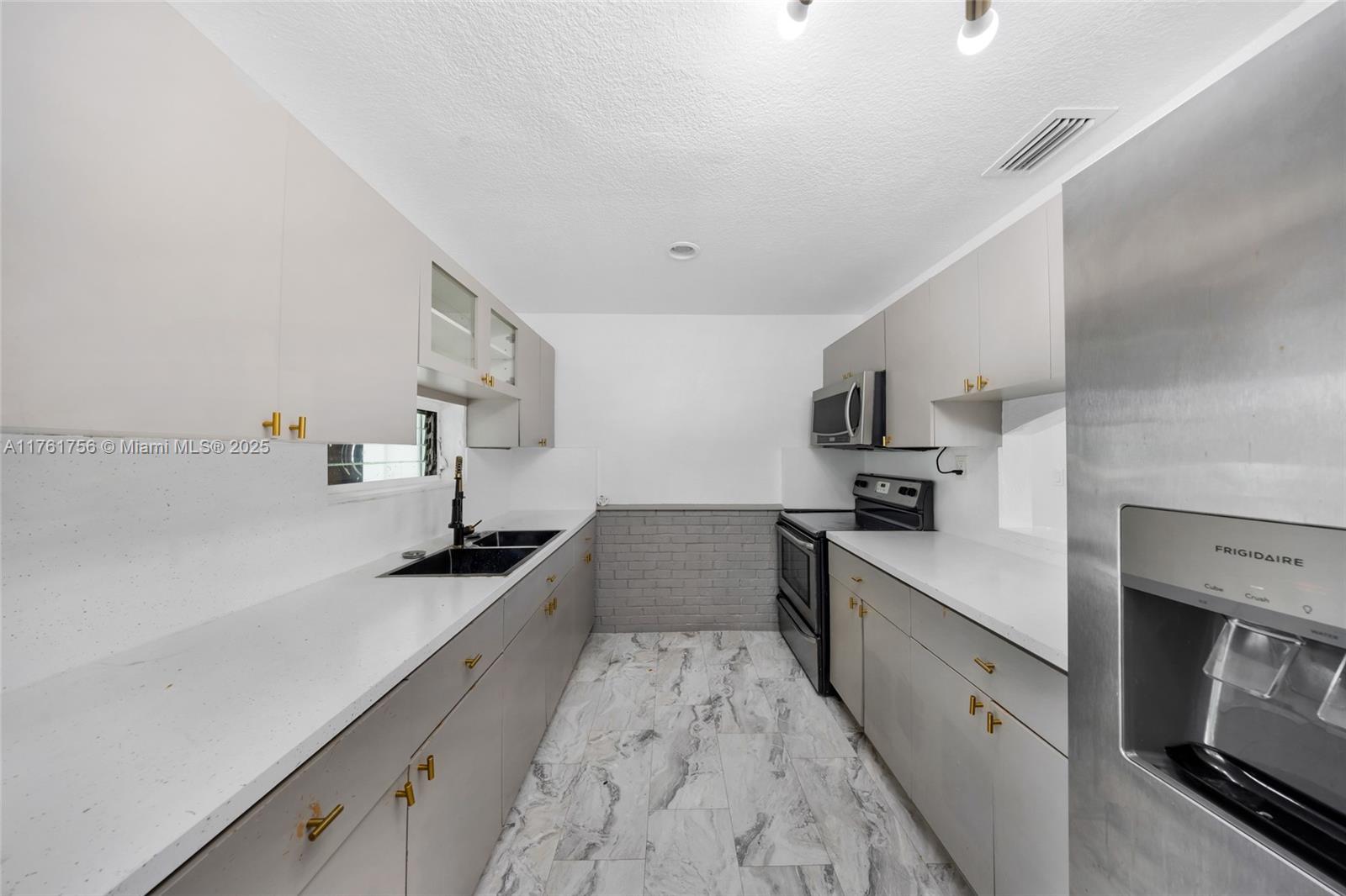 4119 SW 49th St, Dania Beach, Florida image 10