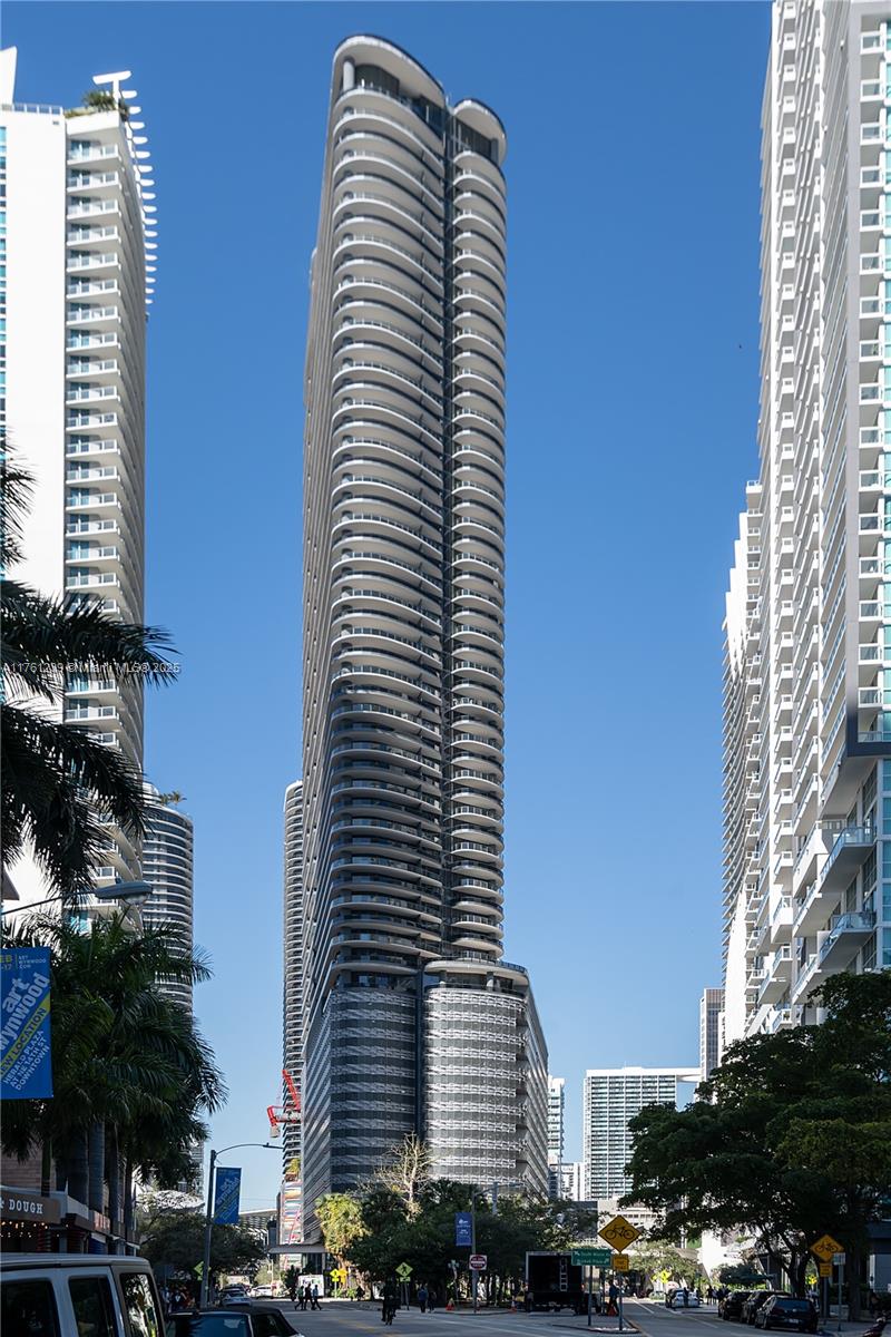 1000 Brickell Plz #2415, Miami FL 33131