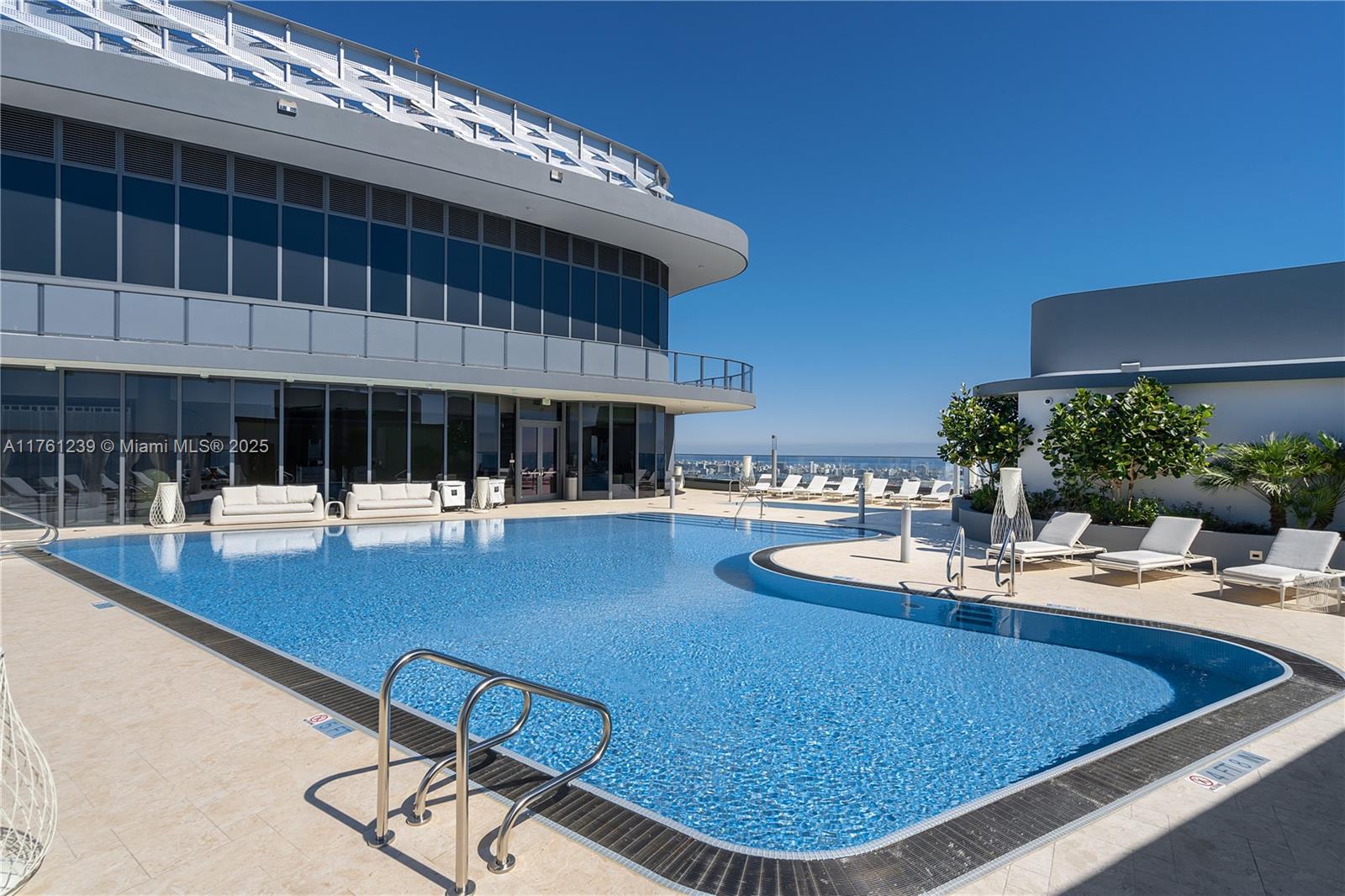 1000 Brickell Plz #2415, Miami FL 33131