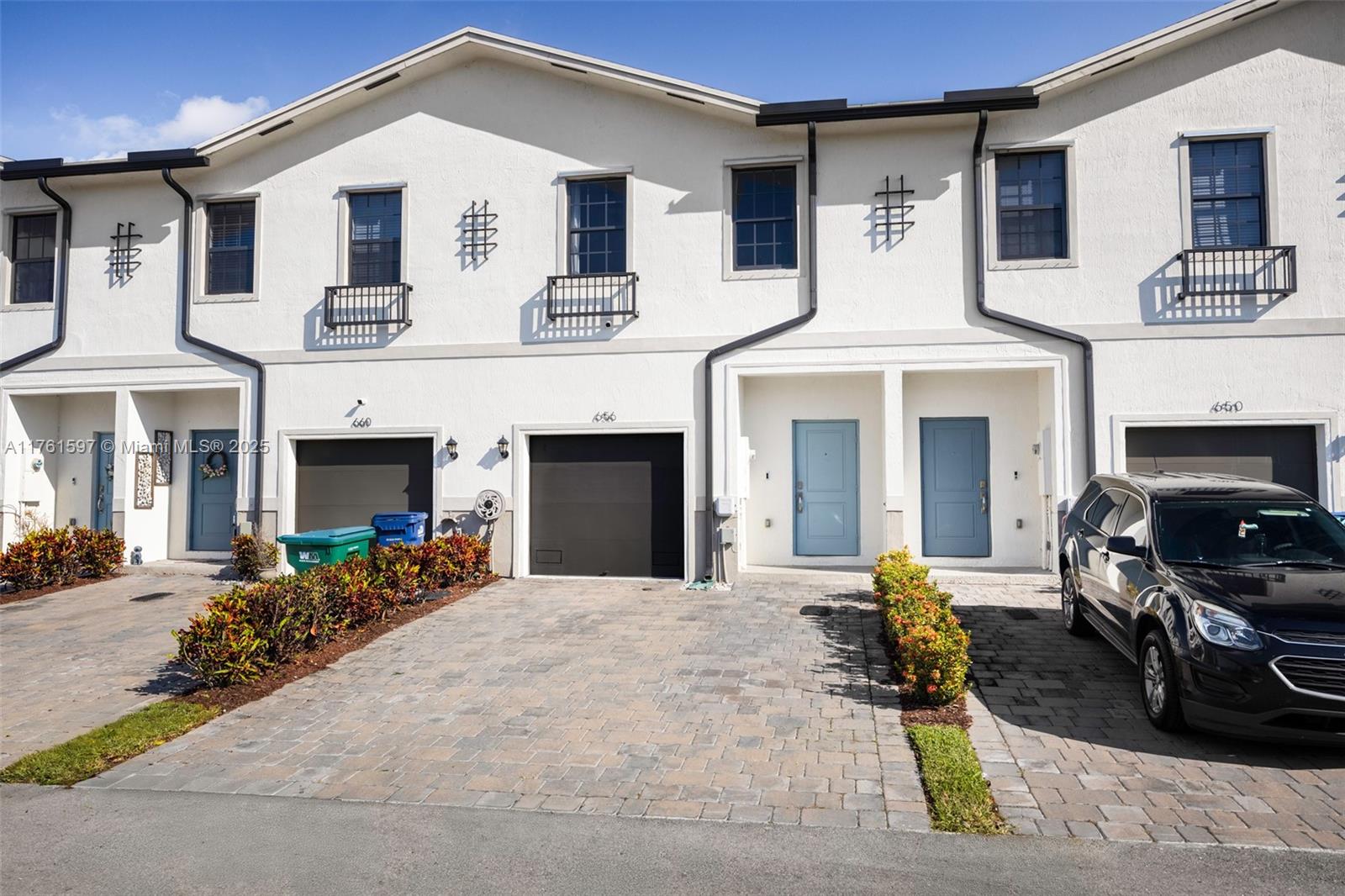 656 SW 12th St, Florida City, Florida image 1
