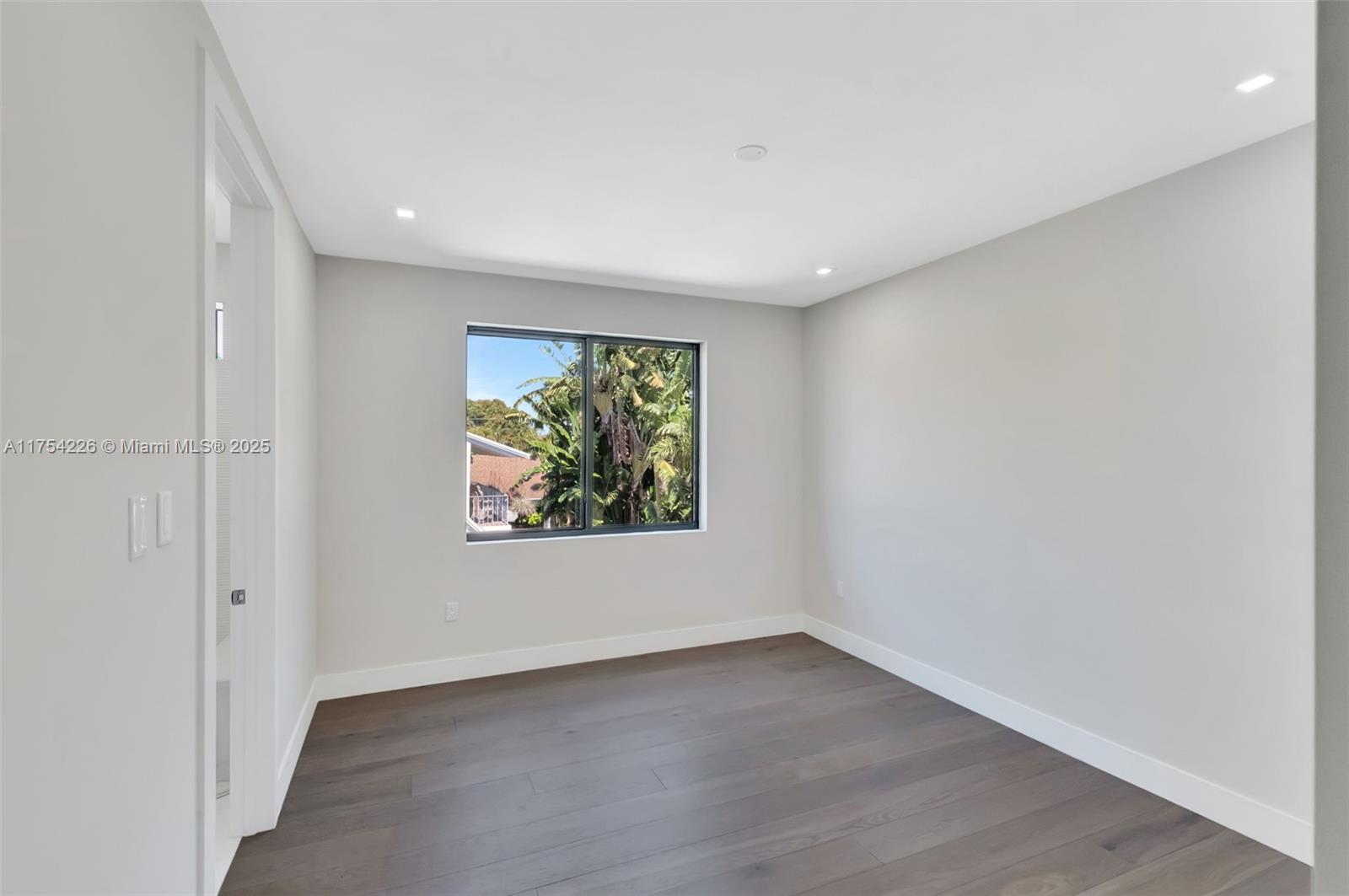 Listing Photo 13