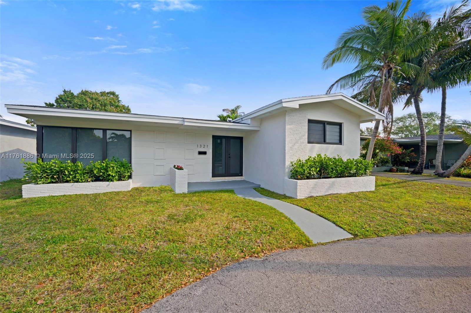 1321 NE 173rd St, North Miami Beach, Florida image 1
