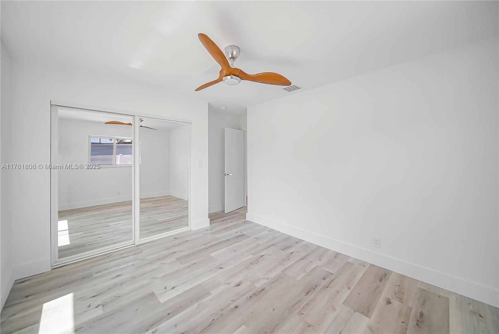 2001 NW 33rd St, Oakland Park, Florida image 15