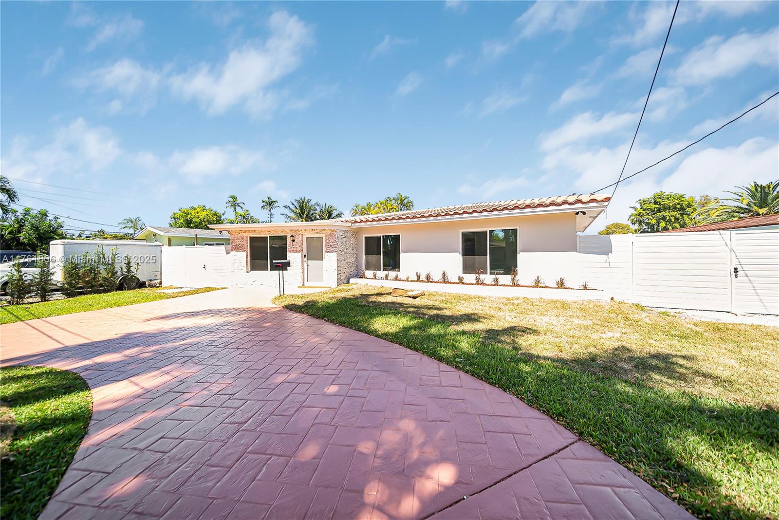 2001 NW 33rd St, Oakland Park, Florida image 33