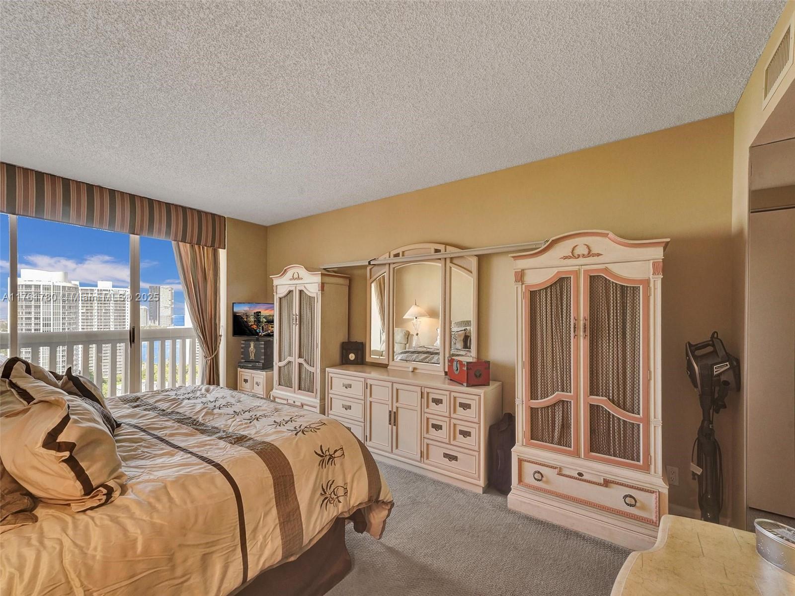1000 W Island Blvd #2606, Aventura, Florida image 14