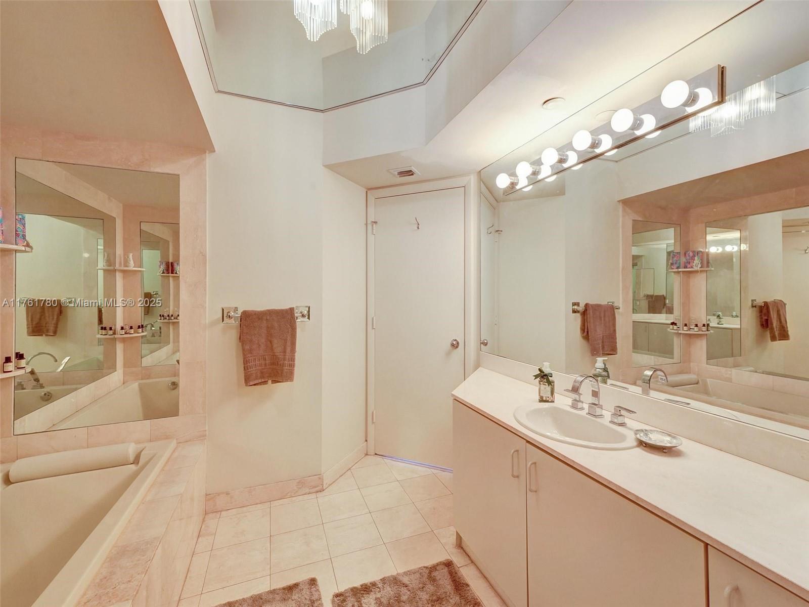 1000 W Island Blvd #2606, Aventura, Florida image 18