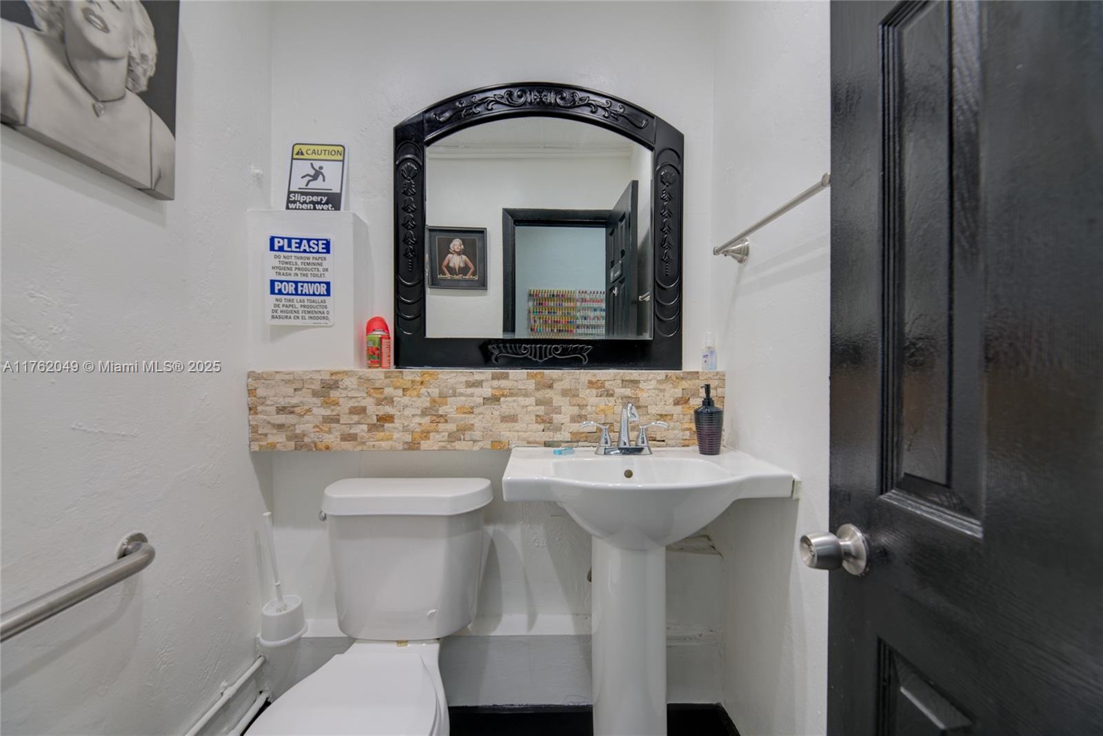 Suite For Lash & Facial Technicians W/ Sink