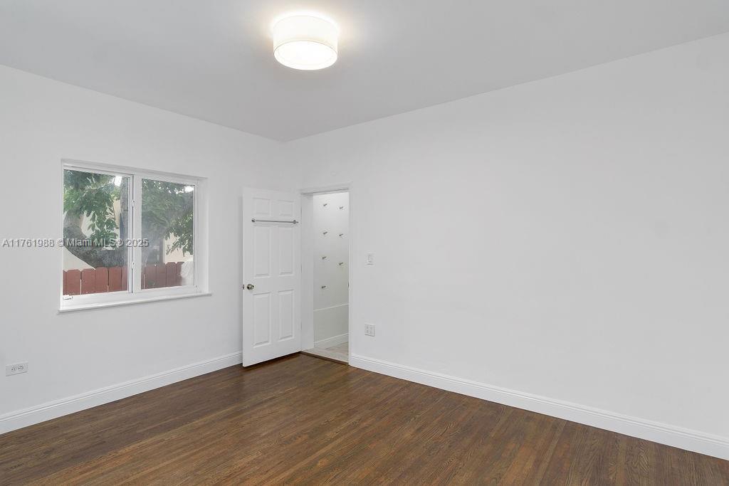 Listing Photo 16