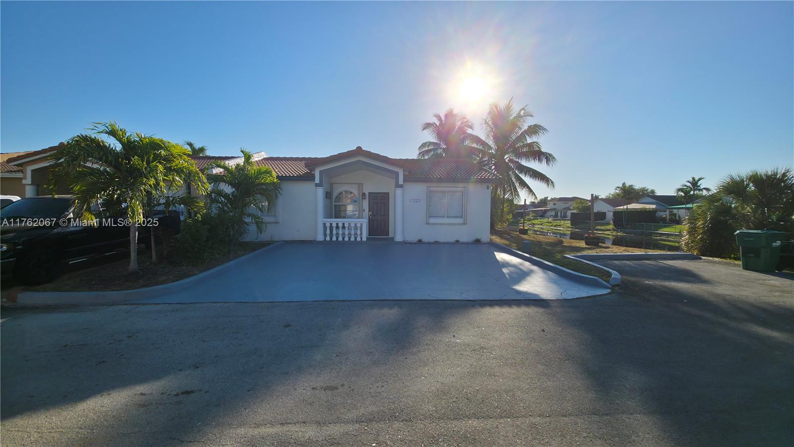 17227 NW 74th Path, Hialeah, Florida image 2