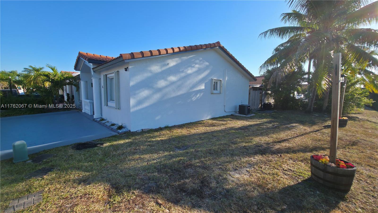 17227 NW 74th Path, Hialeah, Florida image 5
