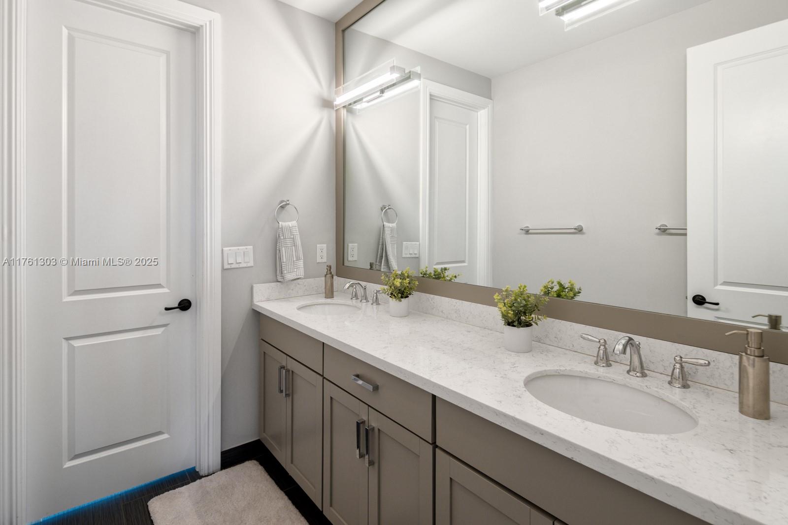 11001 W Watercrest Cir W, Parkland, Florida image 31