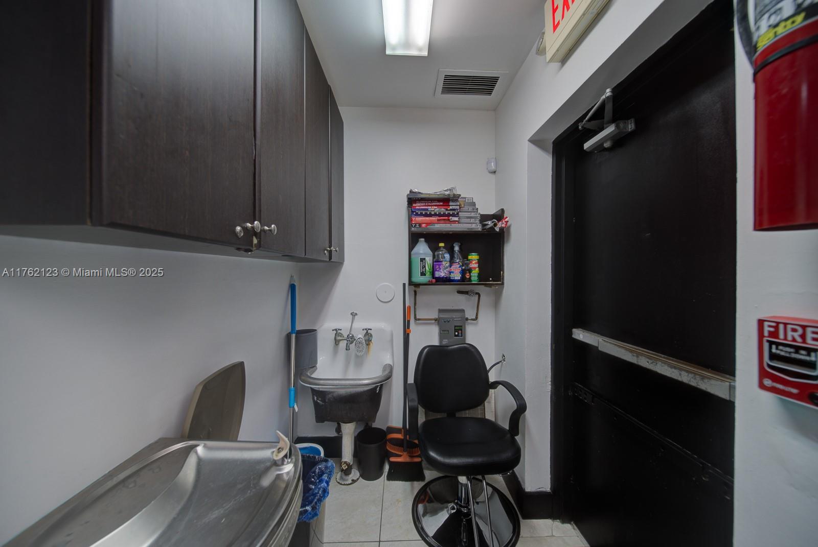 Suite For Lash & Facial Technicians W/ Sink