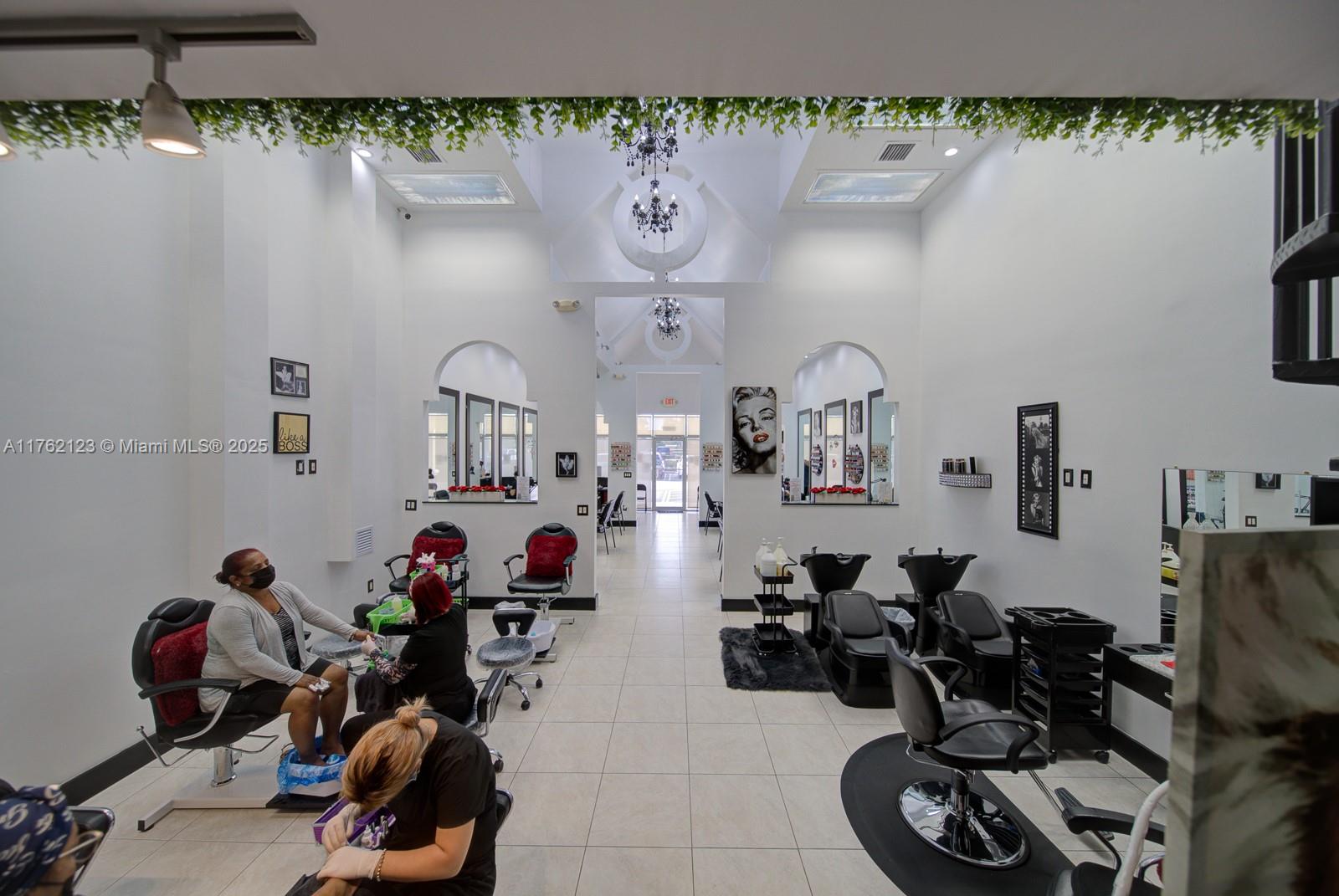 Suite For Lash & Facial Technicians W/ Sink