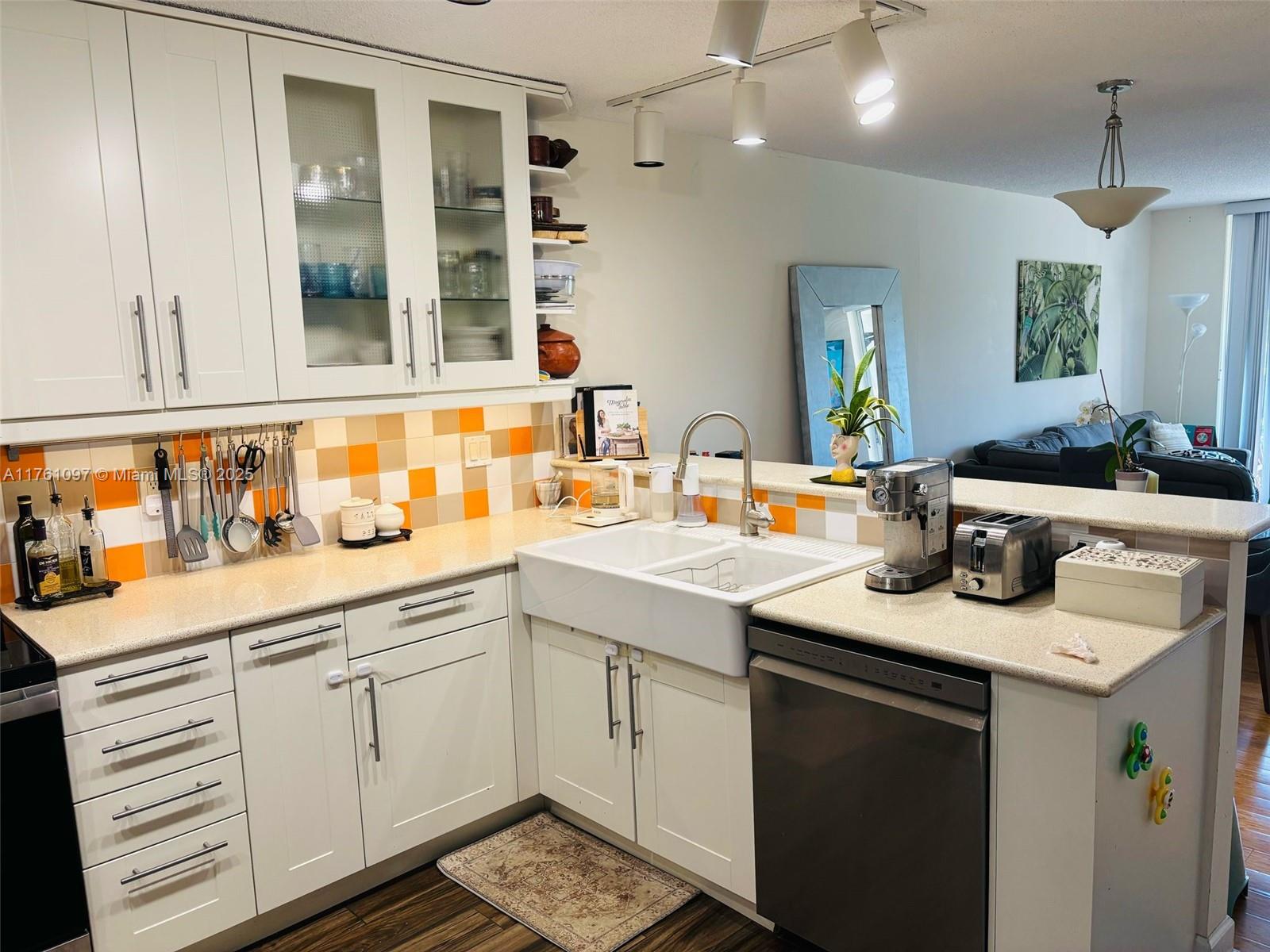 5300 NE 24th Ter #512C, Fort Lauderdale, Florida image 2