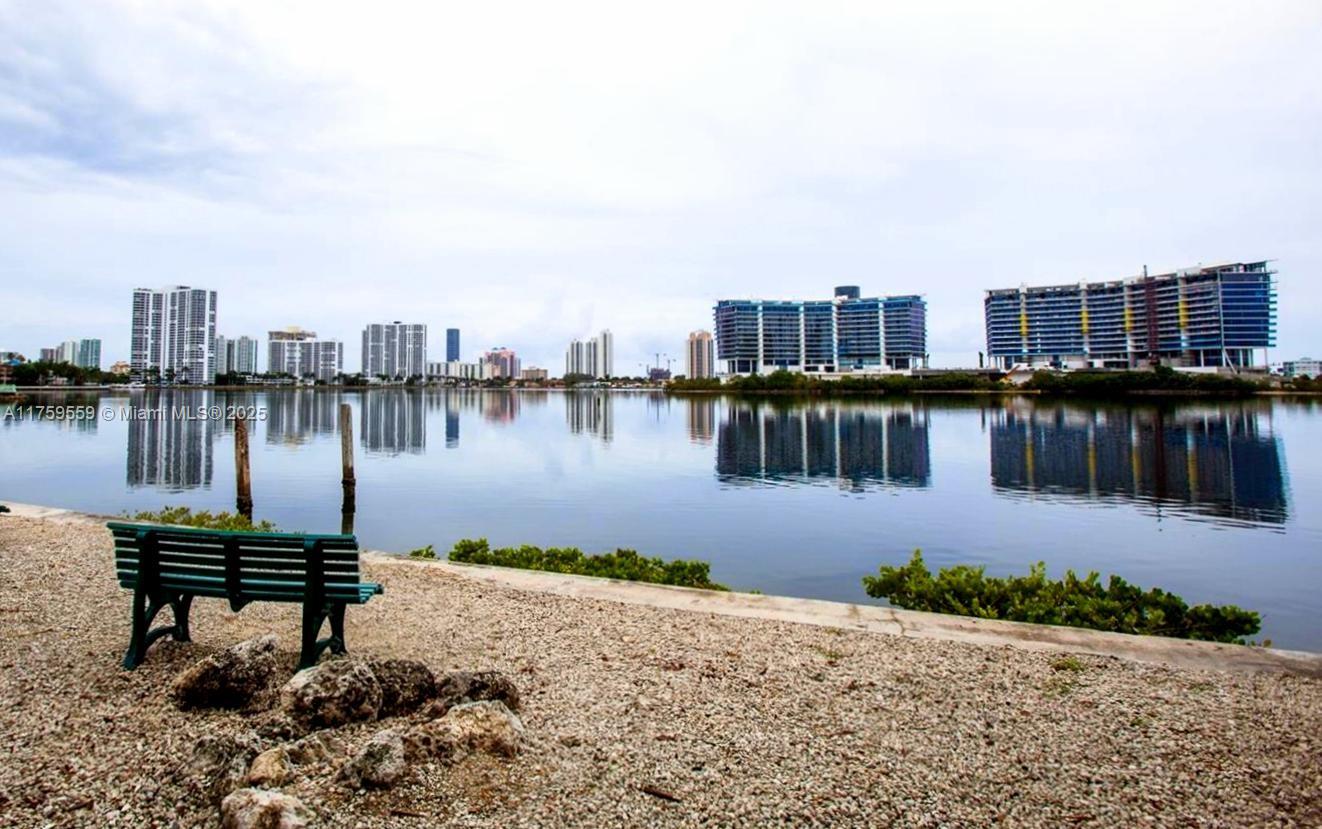 Residential, Aventura, Florida image 42