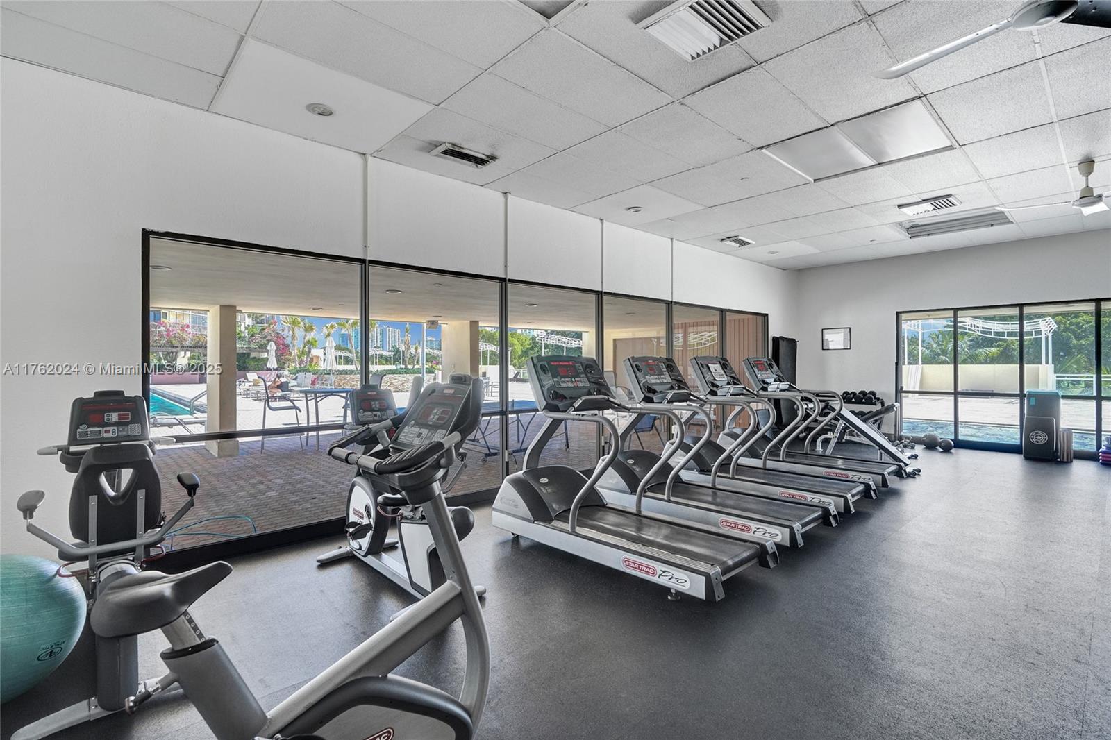 20335 W Country Club Dr #805, Aventura, Florida image 22