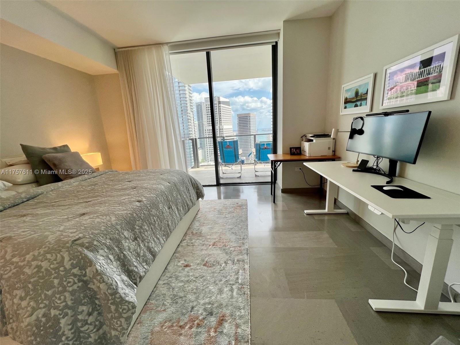 88 SW 7th ST #2807, Miami FL 33130