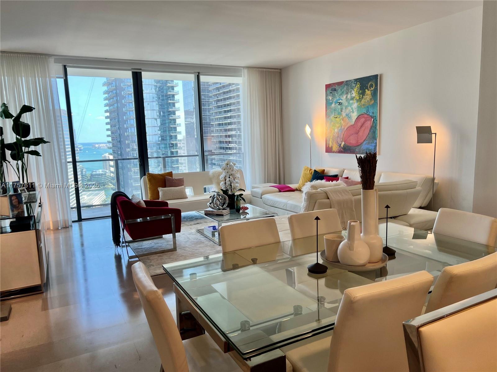 88 SW 7th ST #2807, Miami FL 33130