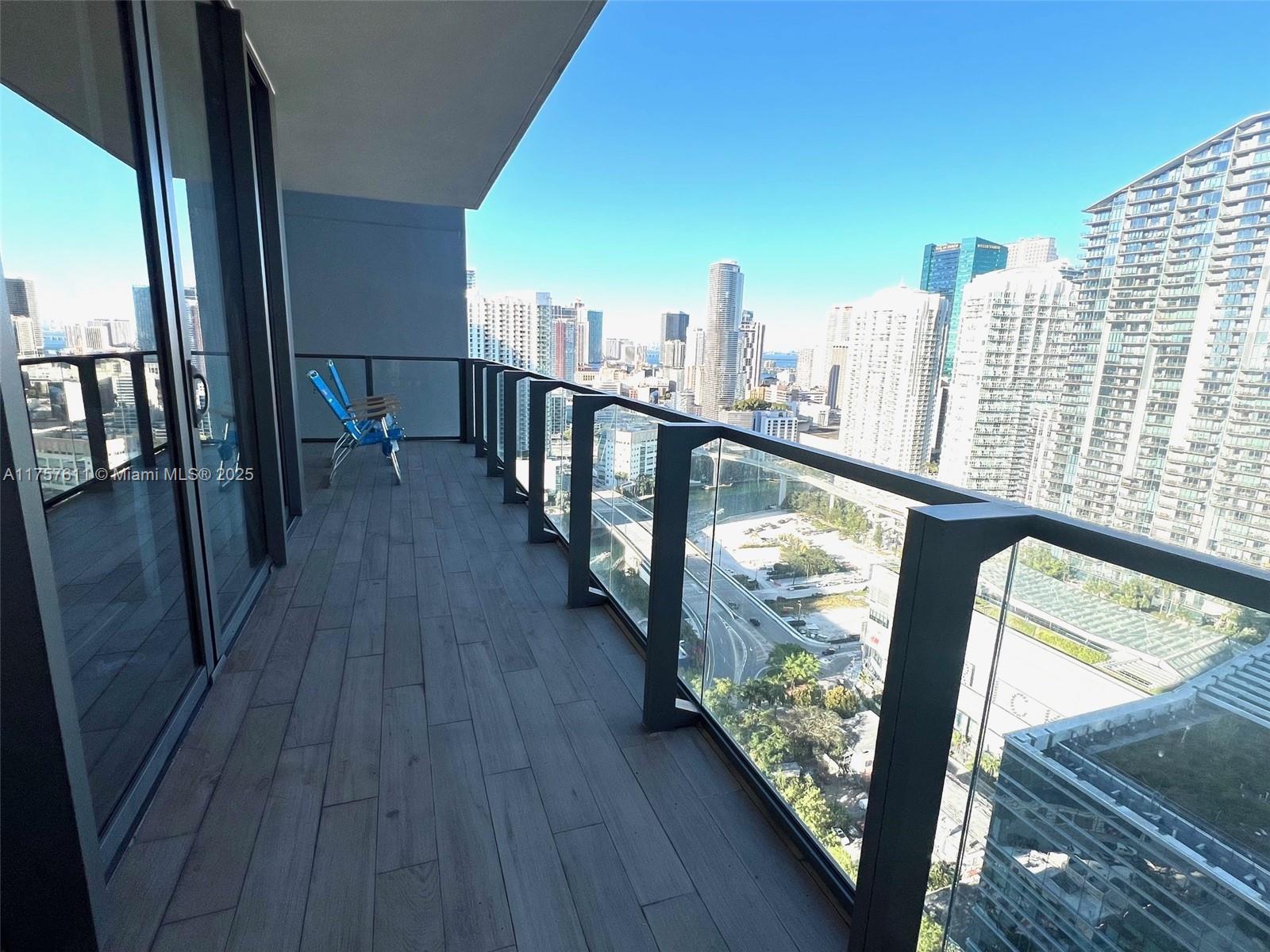 88 SW 7th ST #2807, Miami FL 33130