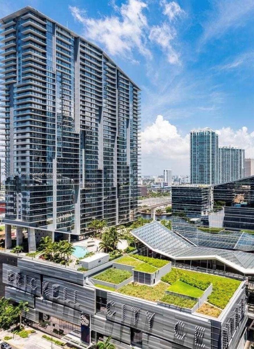 88 SW 7th ST #2807, Miami FL 33130