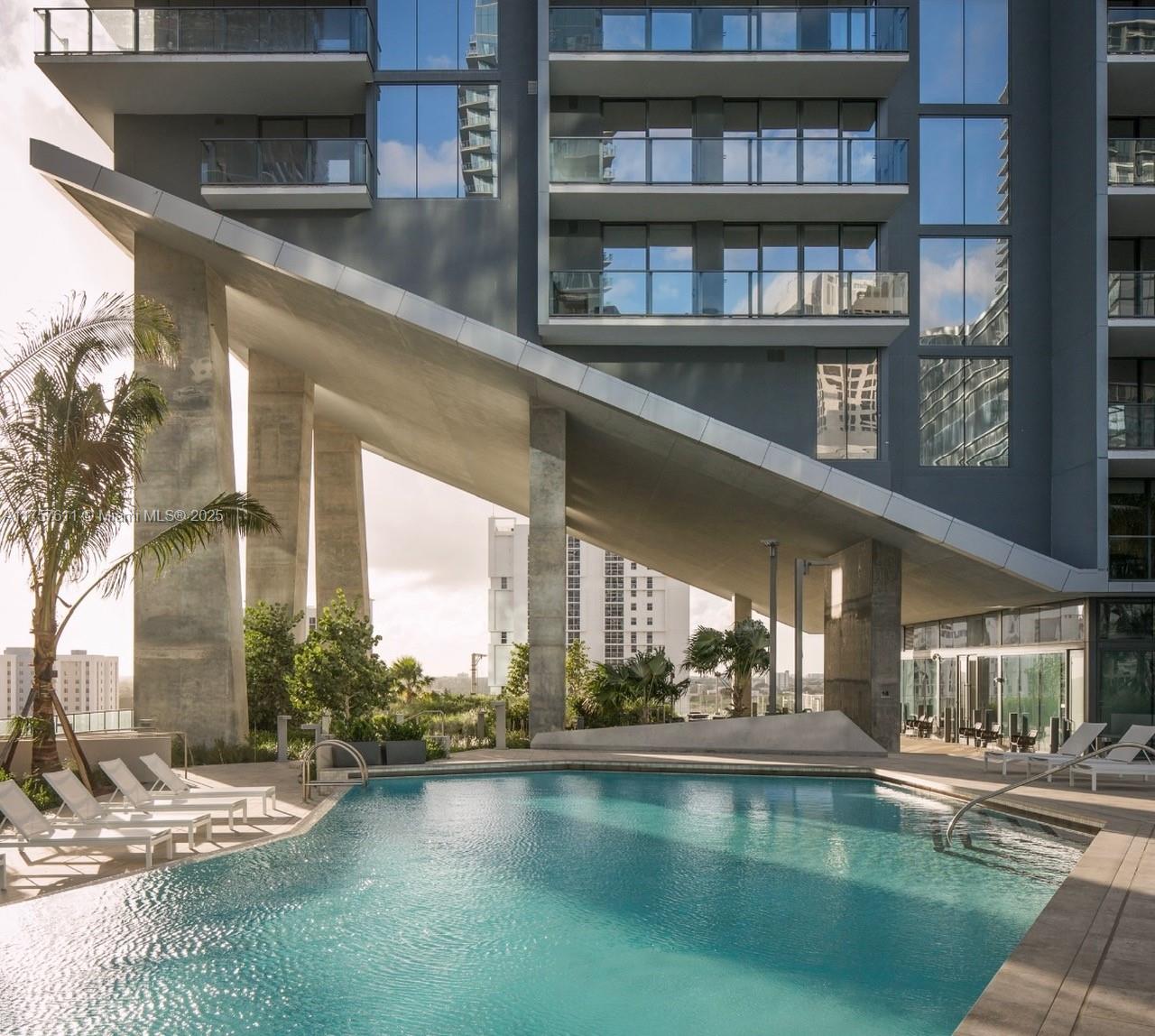 88 SW 7th ST #2807, Miami FL 33130