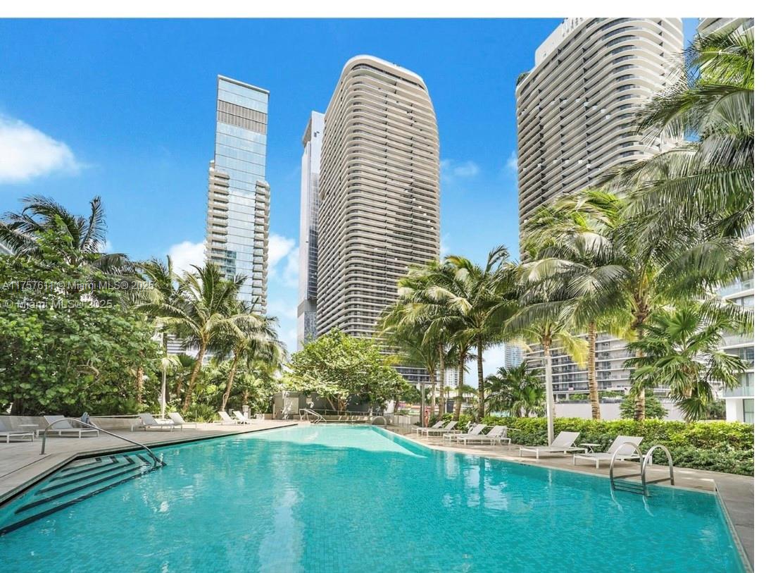 88 SW 7th ST #2807, Miami FL 33130