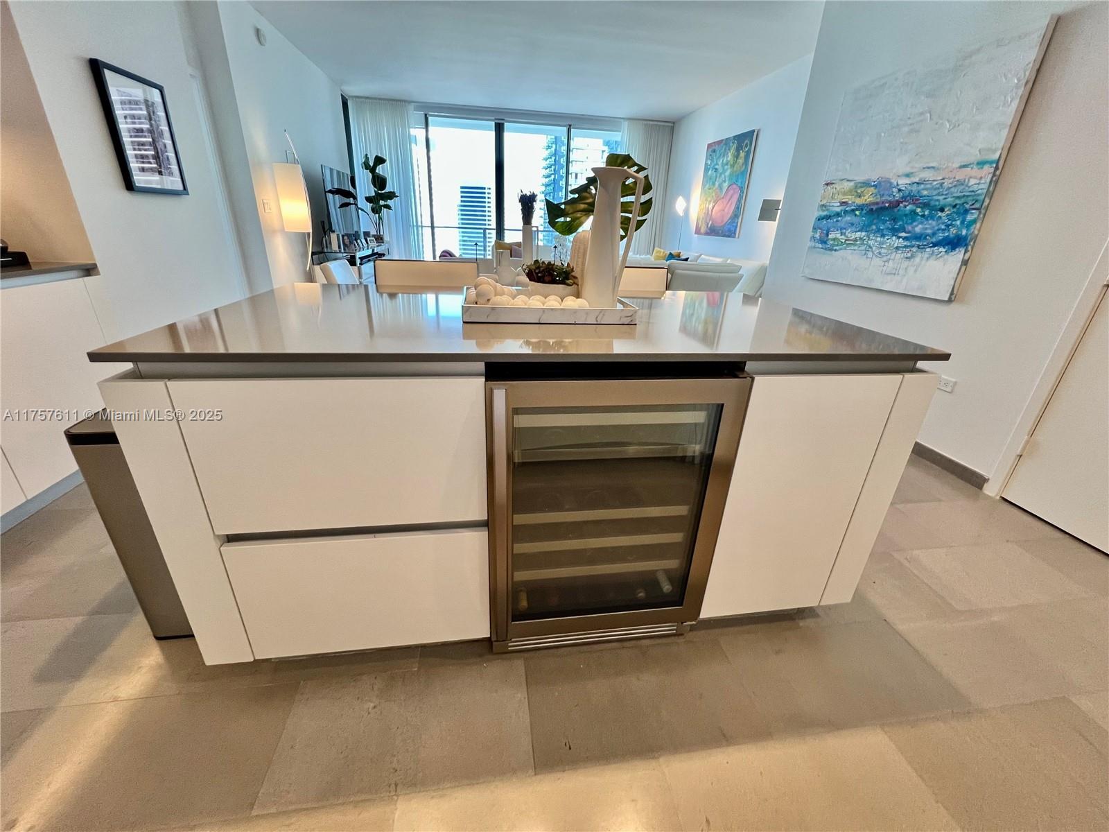 88 SW 7th ST #2807, Miami FL 33130