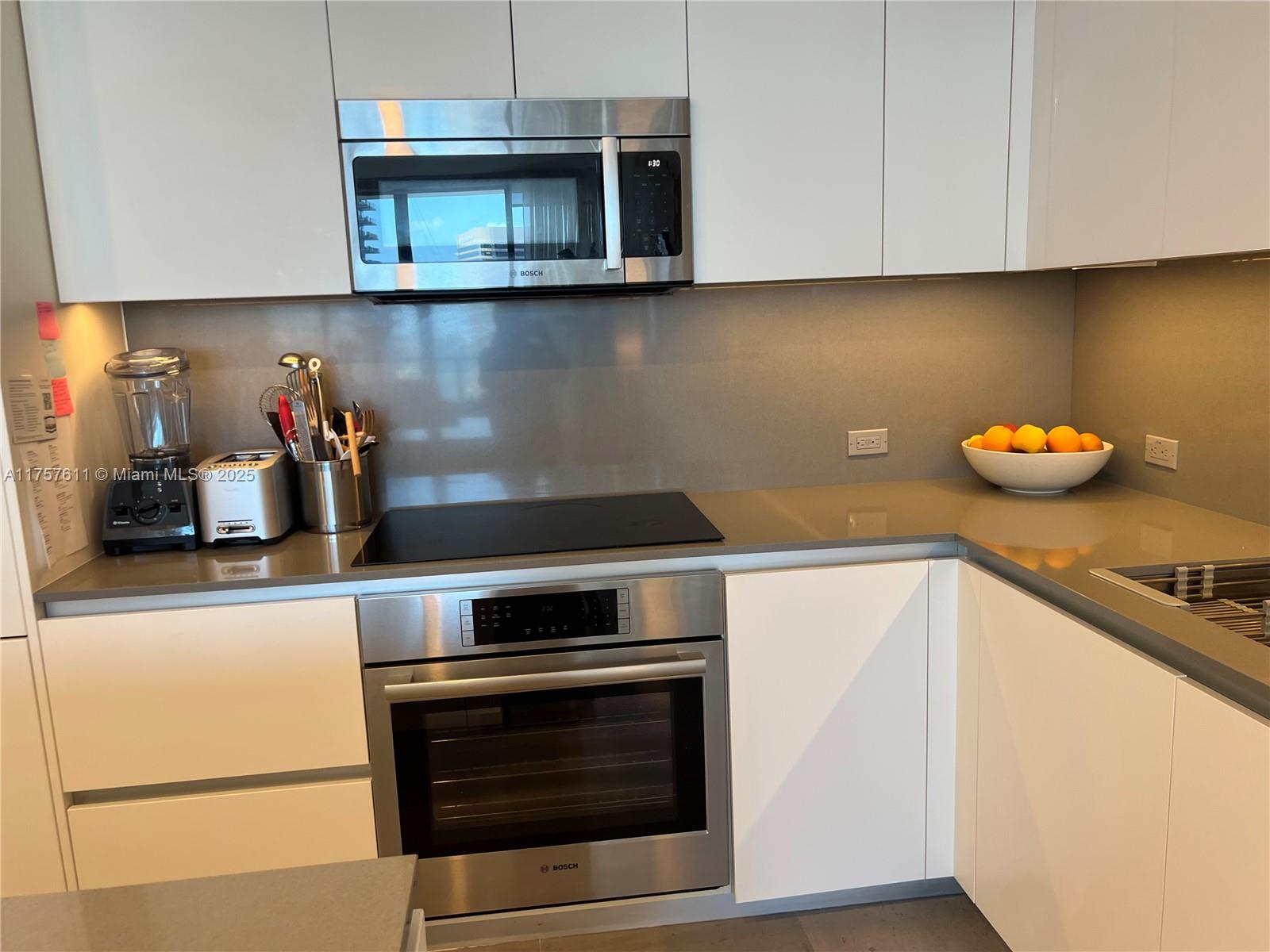 88 SW 7th ST #2807, Miami FL 33130