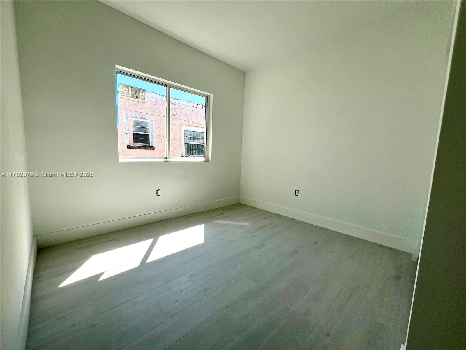 Listing Photo 7