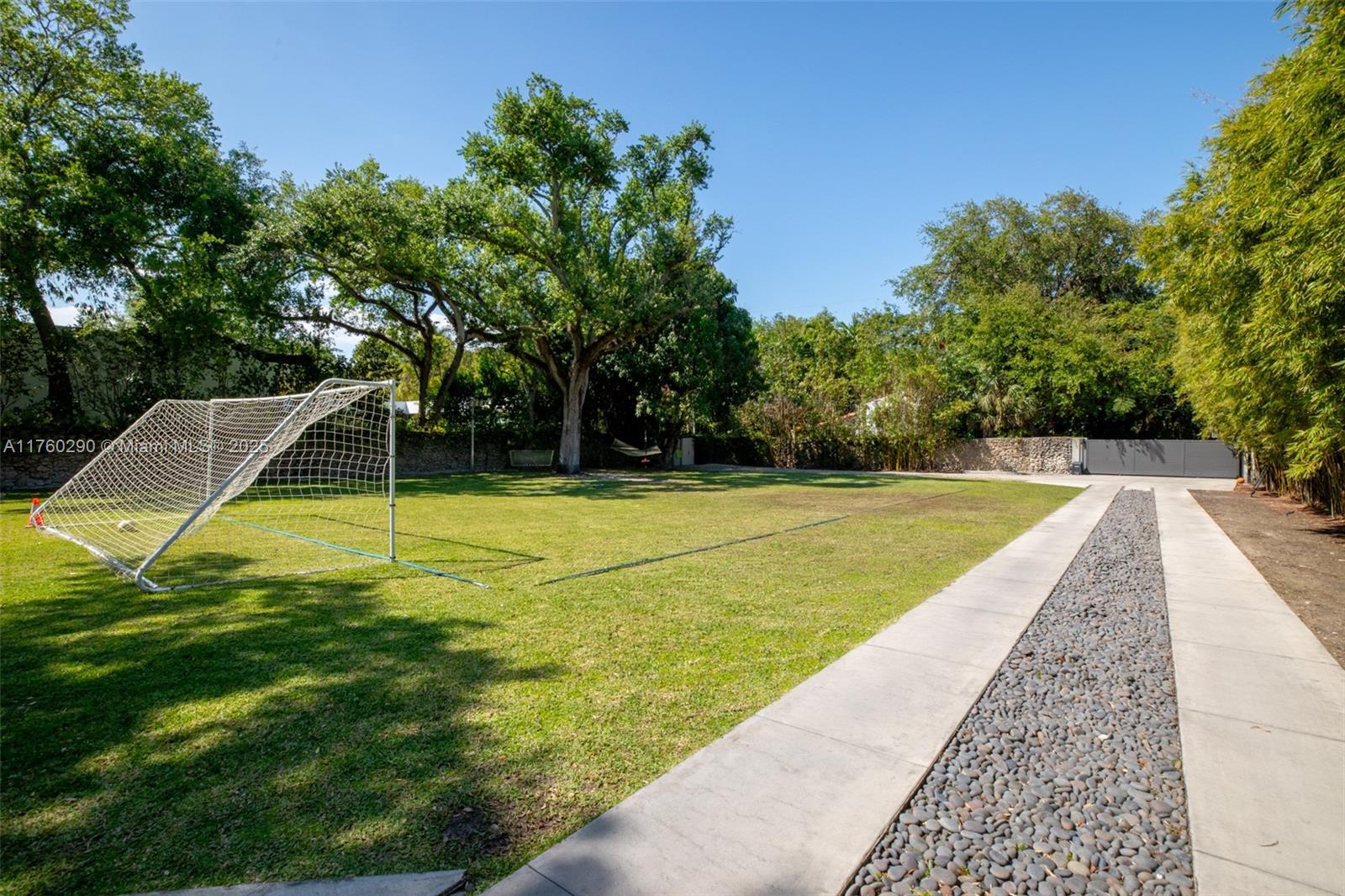 3891 Little Ave, Miami, Florida image 8