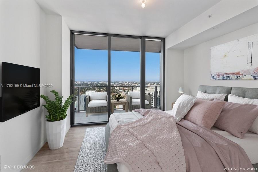 1000 Brickell Plz #4110, Miami FL 33131