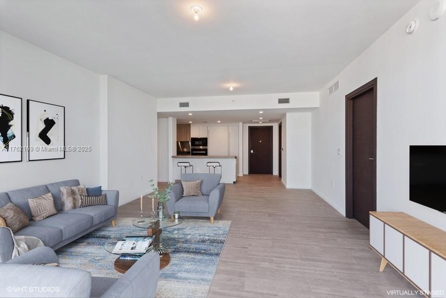 1000 Brickell Plz #4110, Miami FL 33131