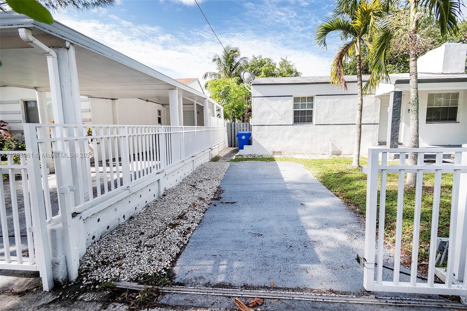 400 NW 46th St, Miami, Florida image 14