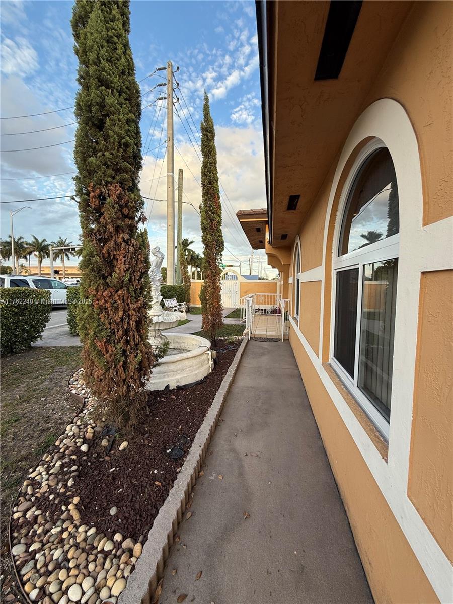 Residential, Hialeah, Florida image 22