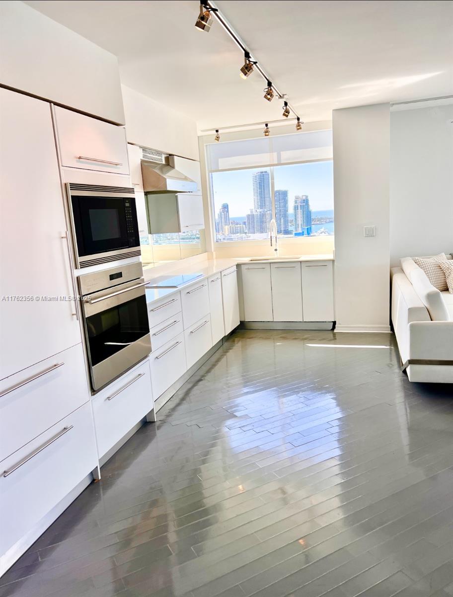 1330 West Ave #2702, Miami Beach FL 33139