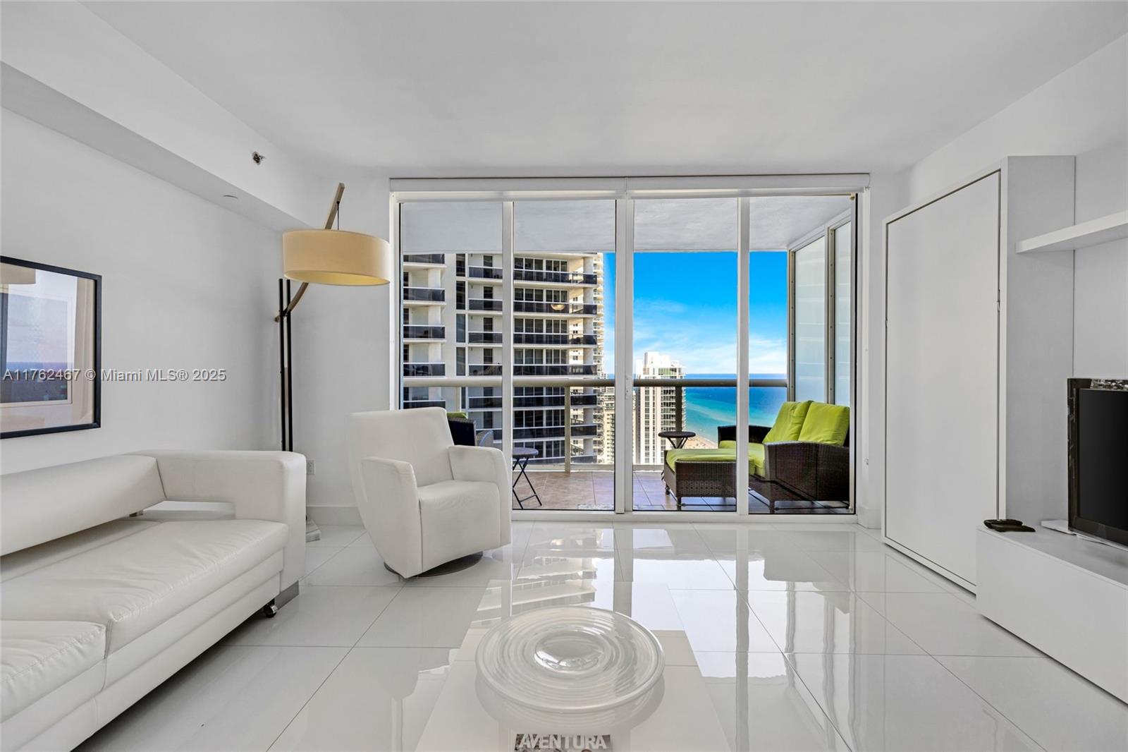 Condo for Rent in Hallandale Beach, FL