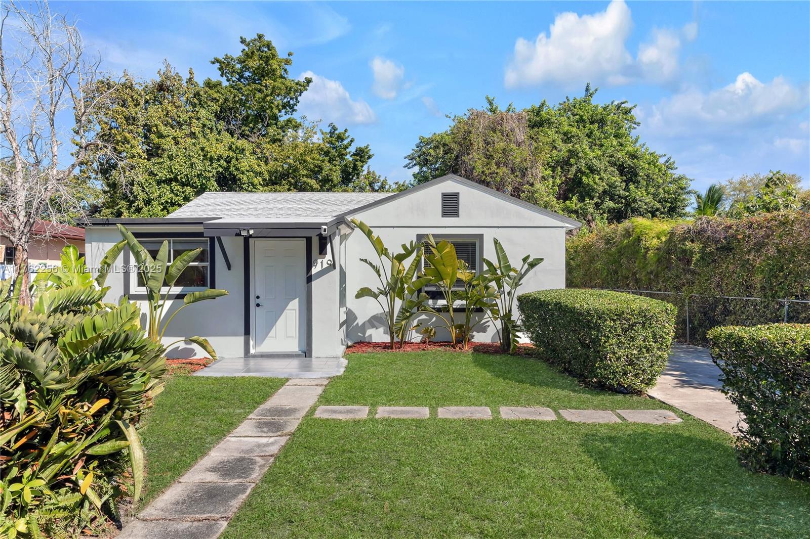 919 NW 100th St  For Sale A11762256, FL