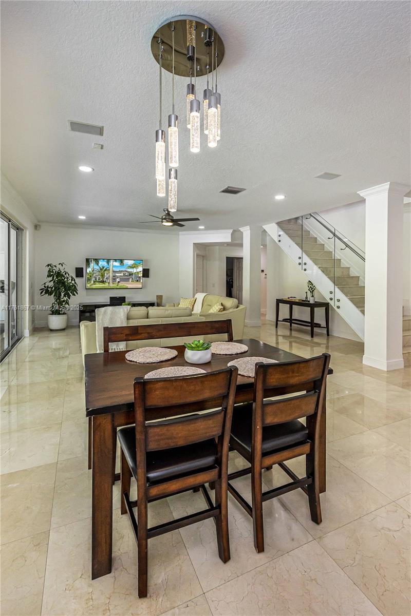 1879 Hidden Trail Ln, Weston, Florida image 17