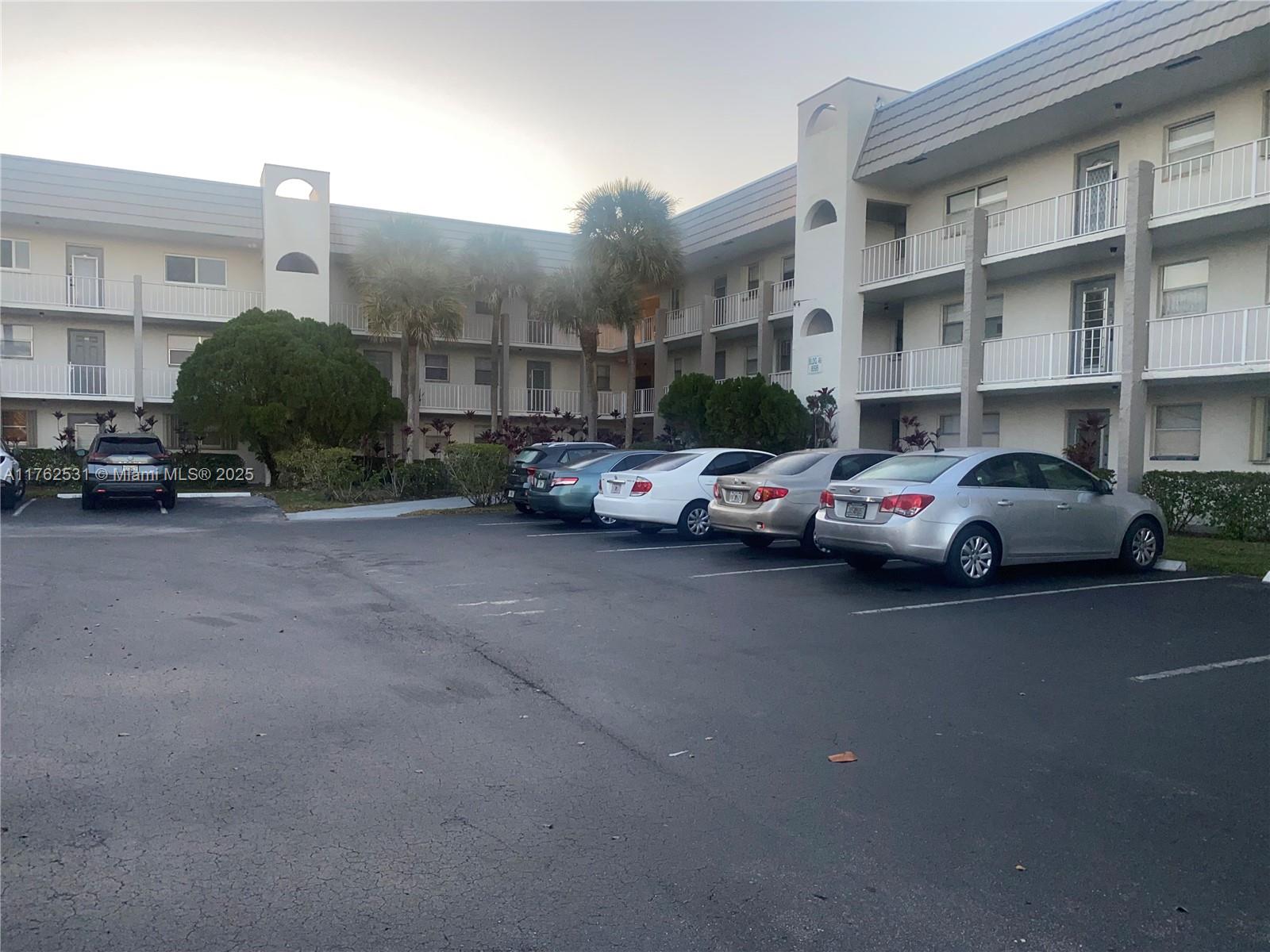 8595 Sunrise Lakes Blvd #212, Sunrise, Florida image 3