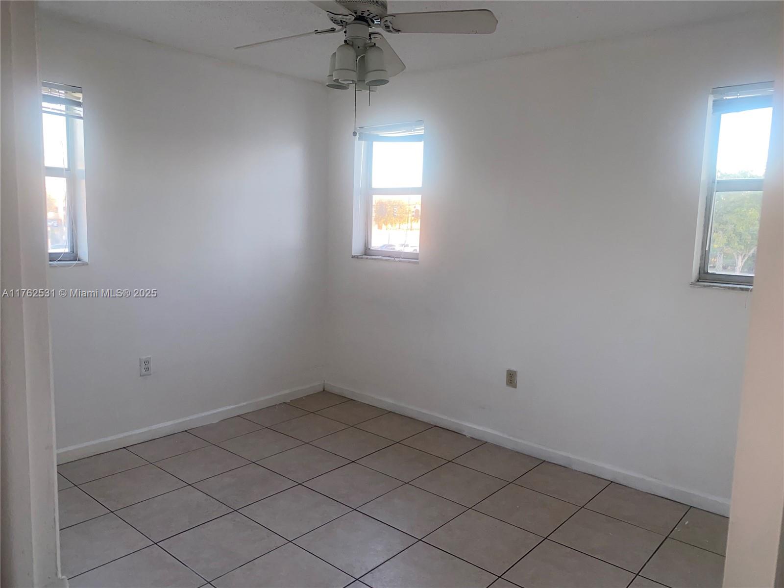 8595 Sunrise Lakes Blvd #212, Sunrise, Florida image 9
