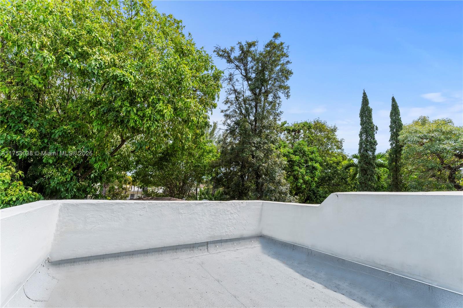 3738 Pine Tree Dr, Miami Beach, Florida image 14