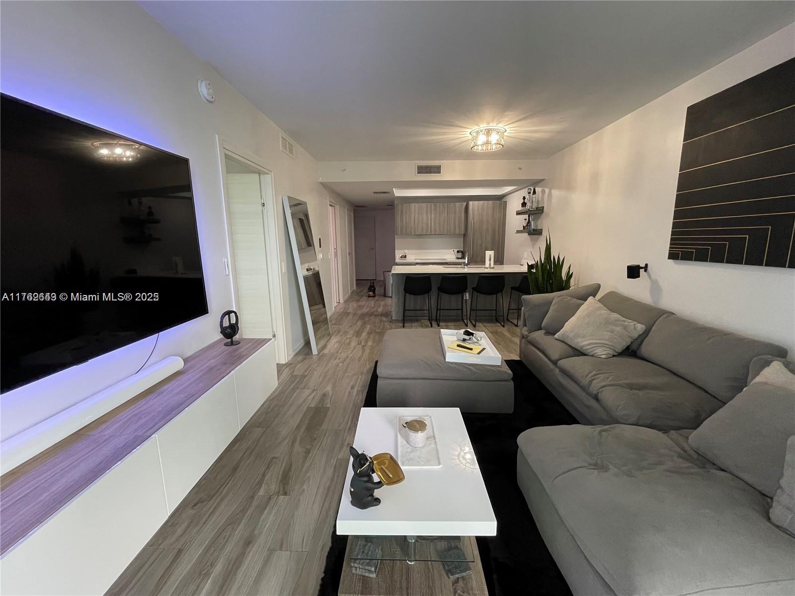801 S Miami Ave #2907, Miami FL 33130
