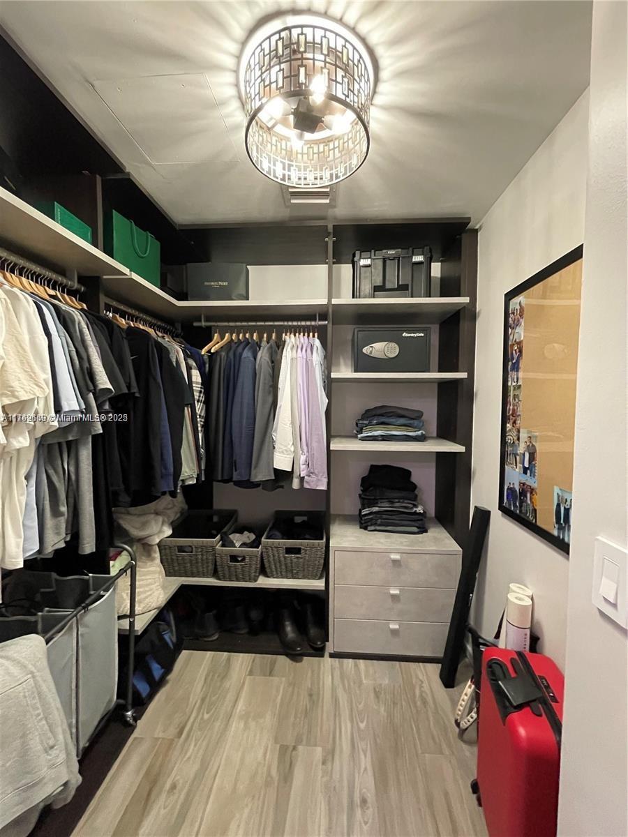 801 S Miami Ave #2907, Miami FL 33130