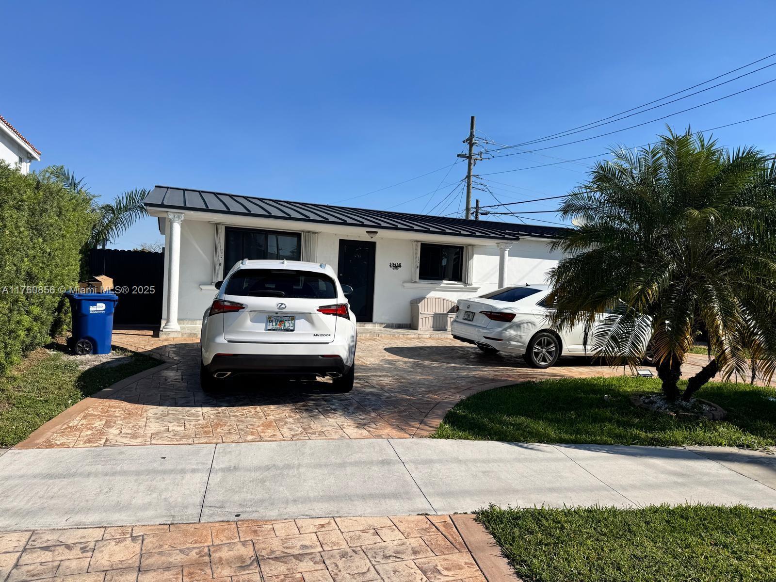 Residential, Sweetwater, Florida image 1