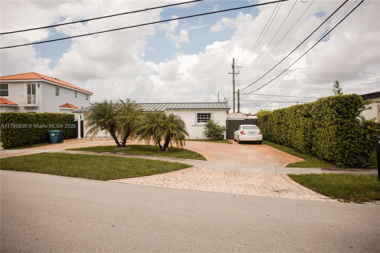 Residential, Sweetwater, Florida image 2