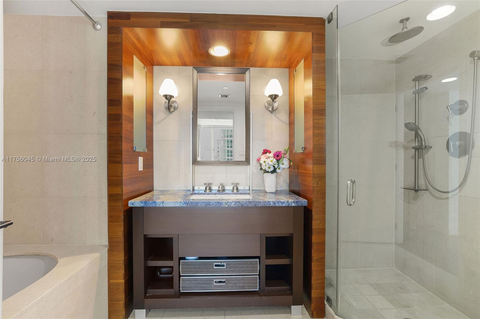 6801 COLLINS AV DOOR# 1102 #(LEGAL #1112), Miami Beach FL 33141