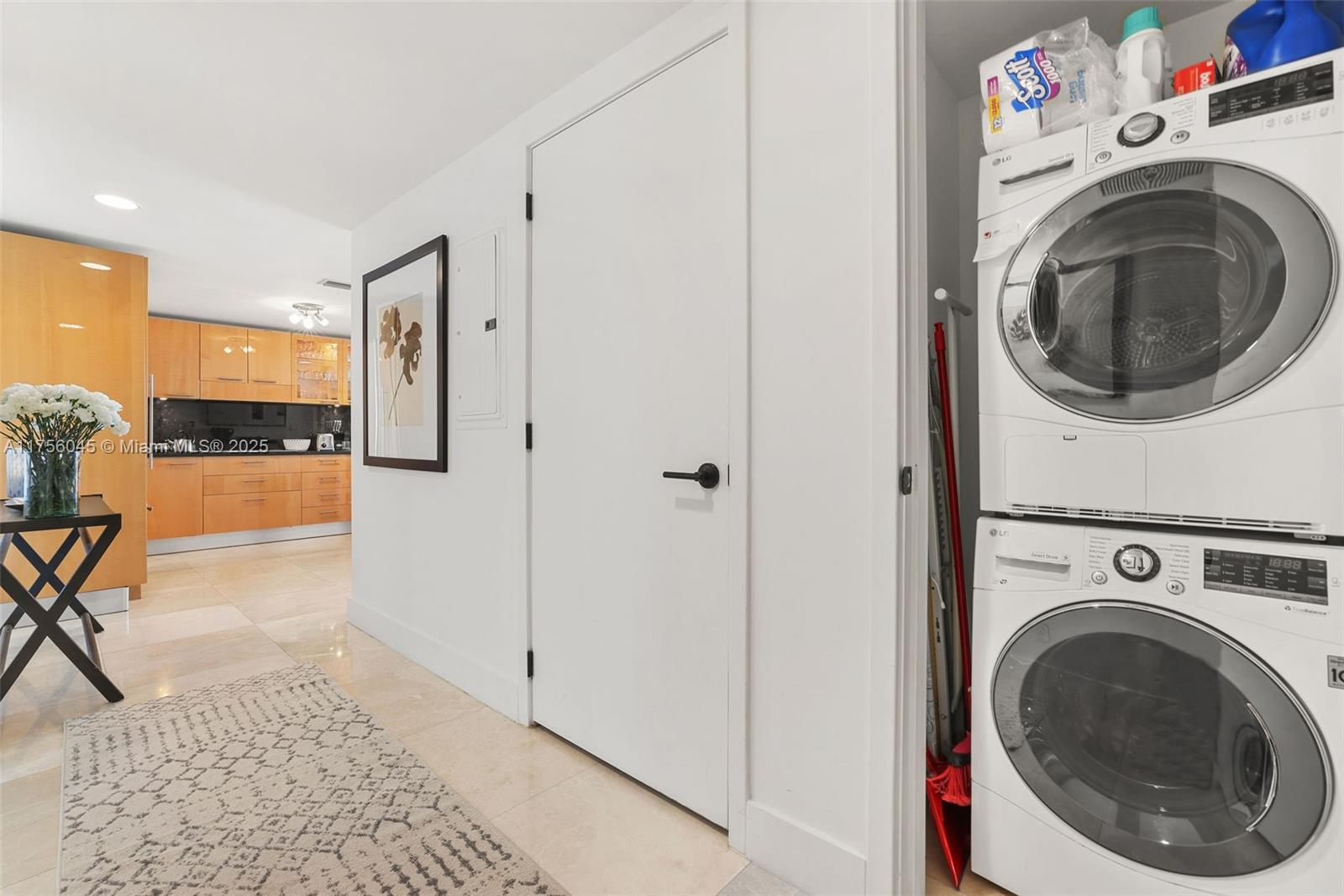 6801 COLLINS AV DOOR# 1102 #(LEGAL #1112), Miami Beach FL 33141