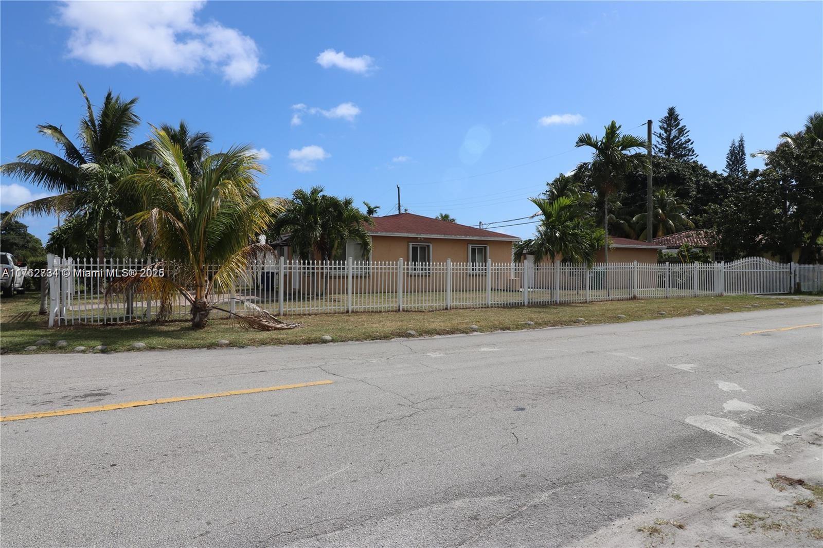442 NW 100th St
